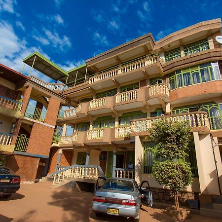 Heart Land Hotel Kigali Exteriör bild