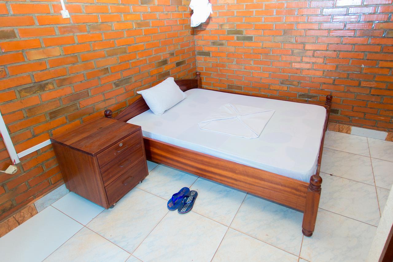 Heart Land Hotel Kigali Exteriör bild
