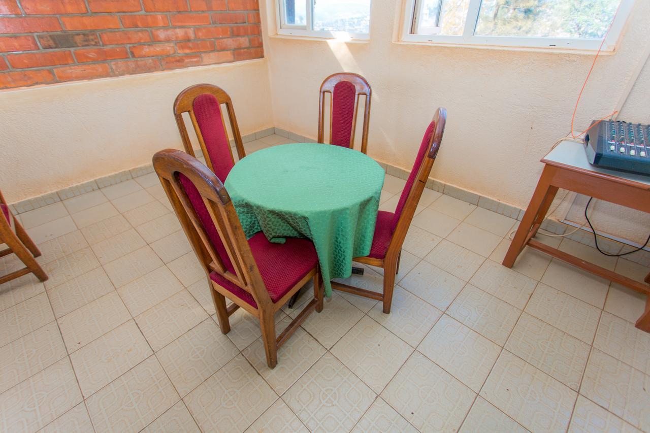 Heart Land Hotel Kigali Exteriör bild
