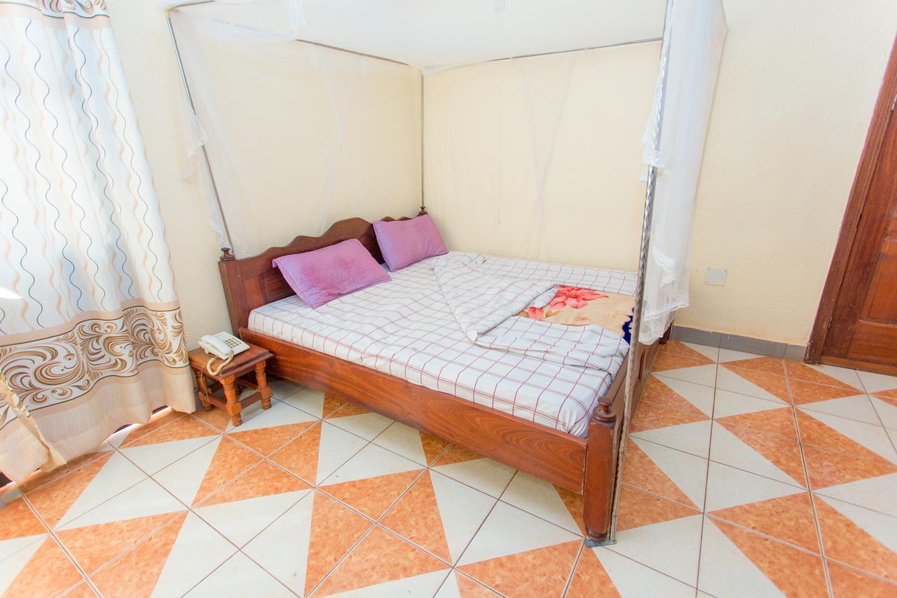 Heart Land Hotel Kigali Exteriör bild