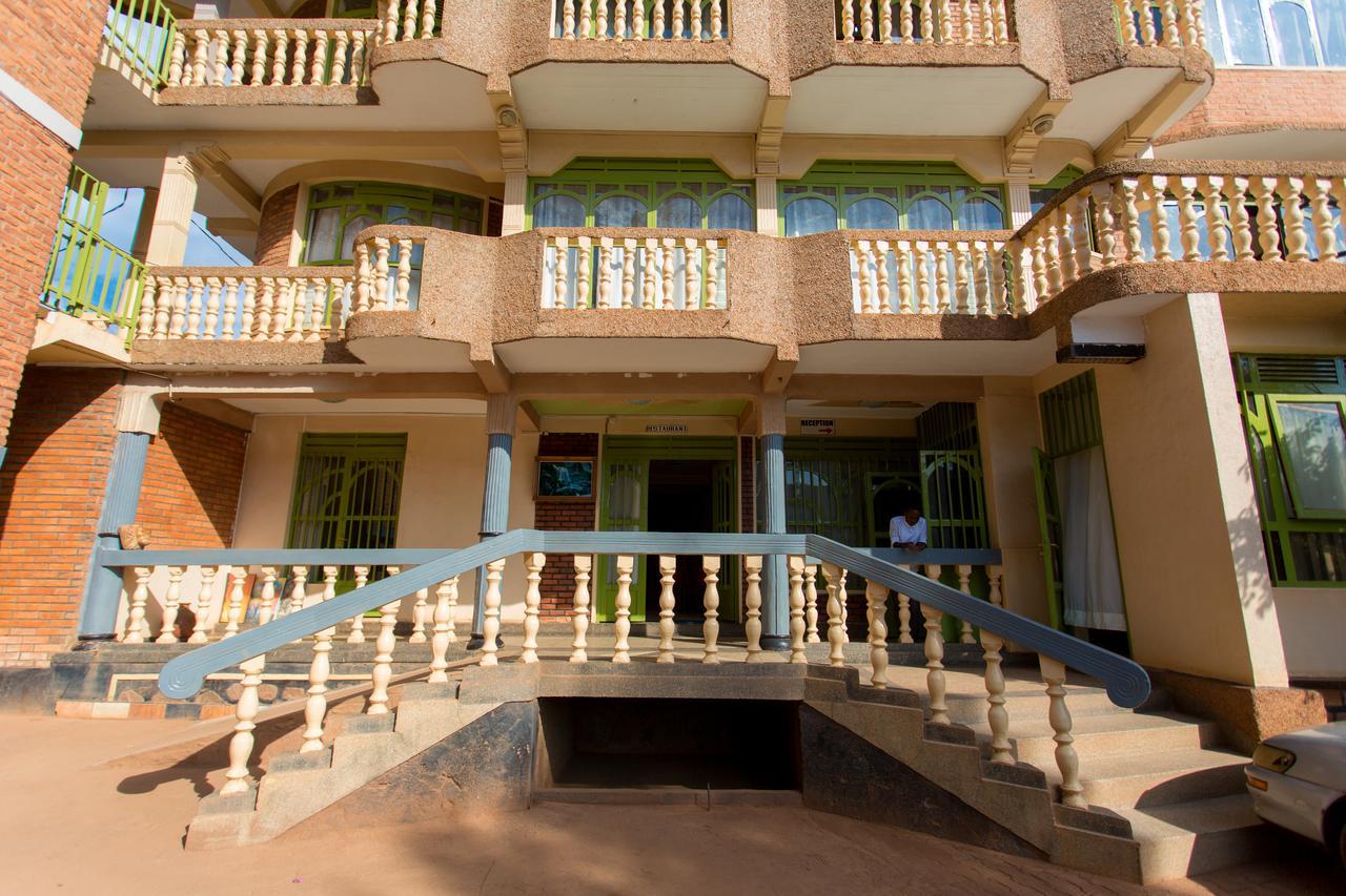 Heart Land Hotel Kigali Exteriör bild