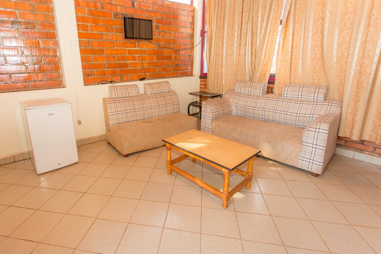 Heart Land Hotel Kigali Exteriör bild