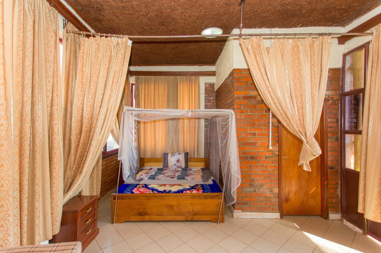 Heart Land Hotel Kigali Exteriör bild
