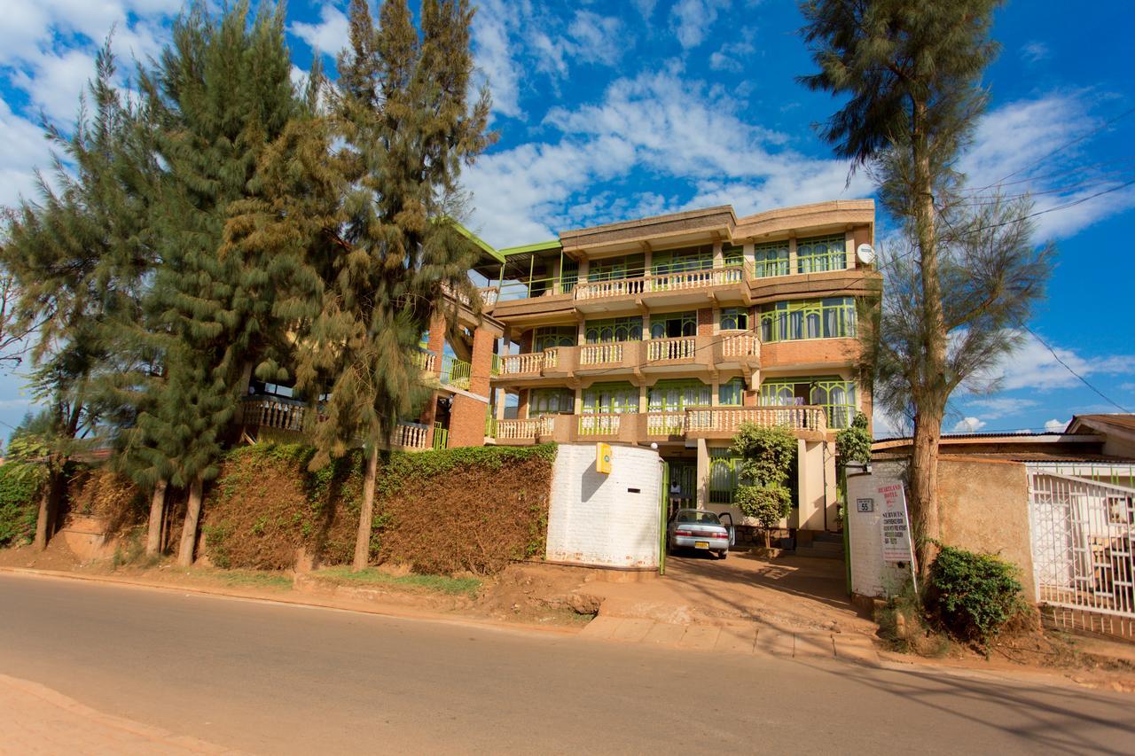 Heart Land Hotel Kigali Exteriör bild