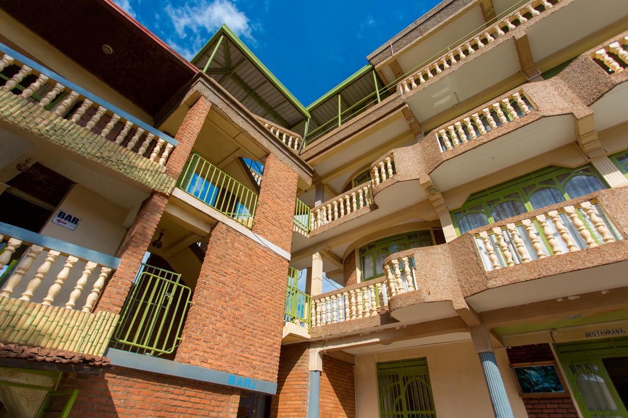 Heart Land Hotel Kigali Exteriör bild