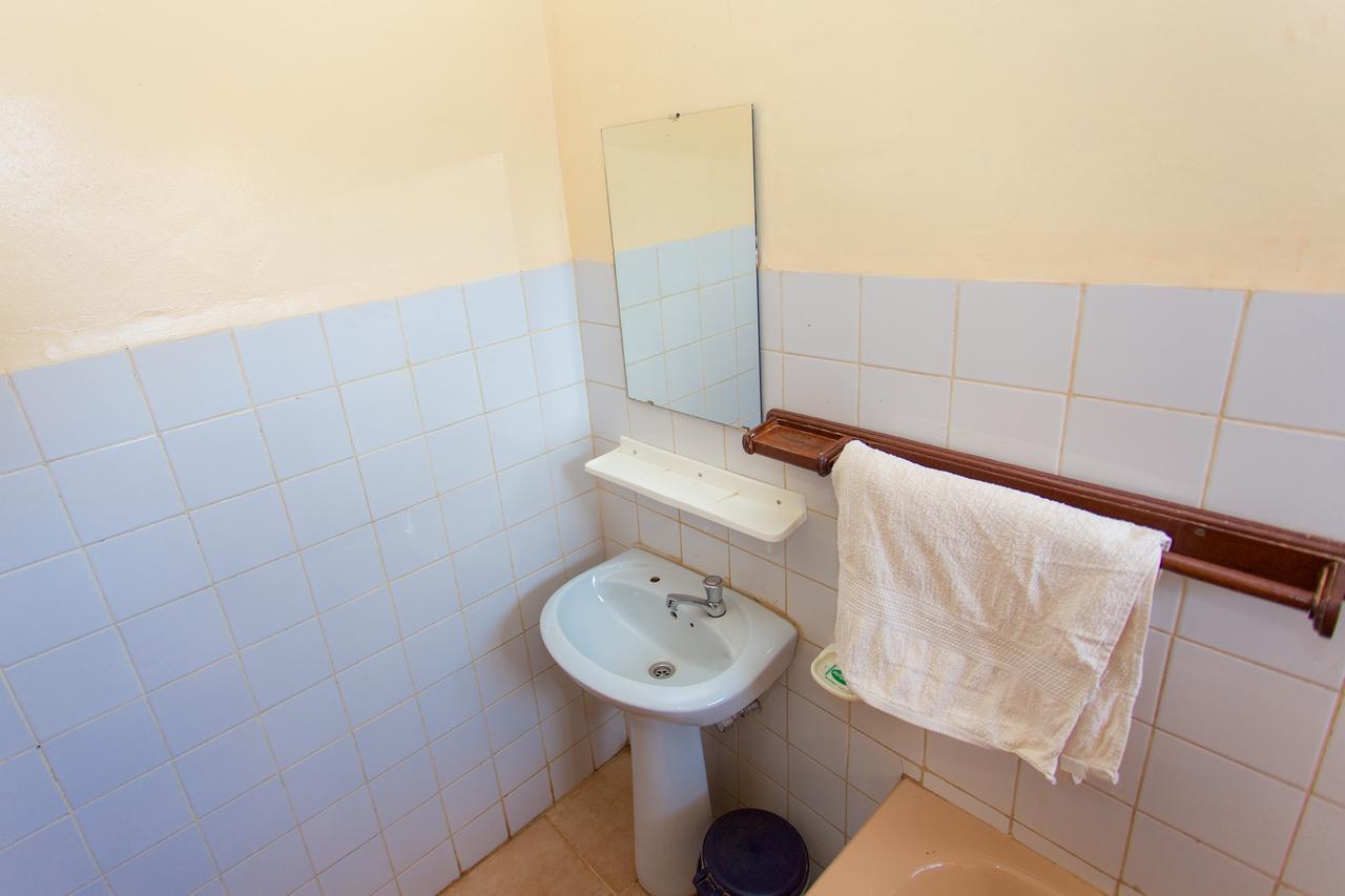 Heart Land Hotel Kigali Exteriör bild